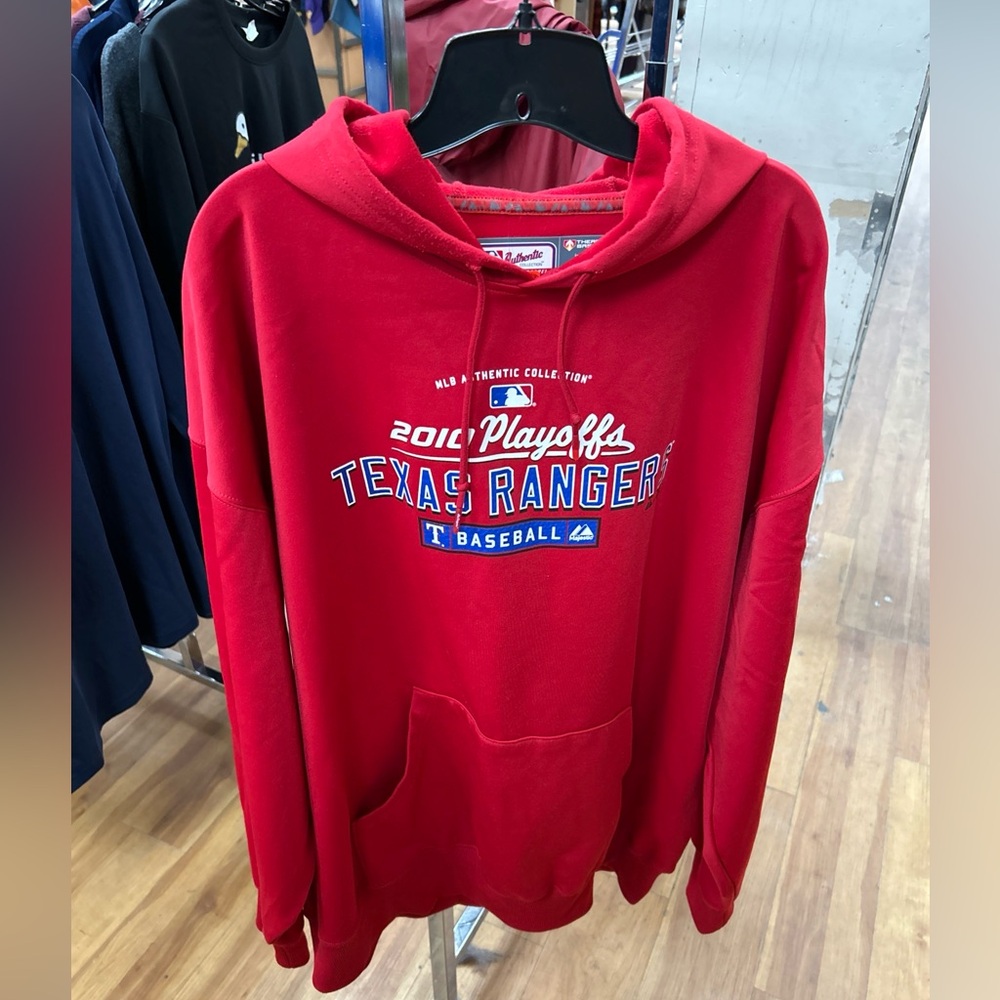 Majestic Red Texas Rangers 2010 Playoffs Hoodie, 28” pit 2 pit, 32” collar 2 hem